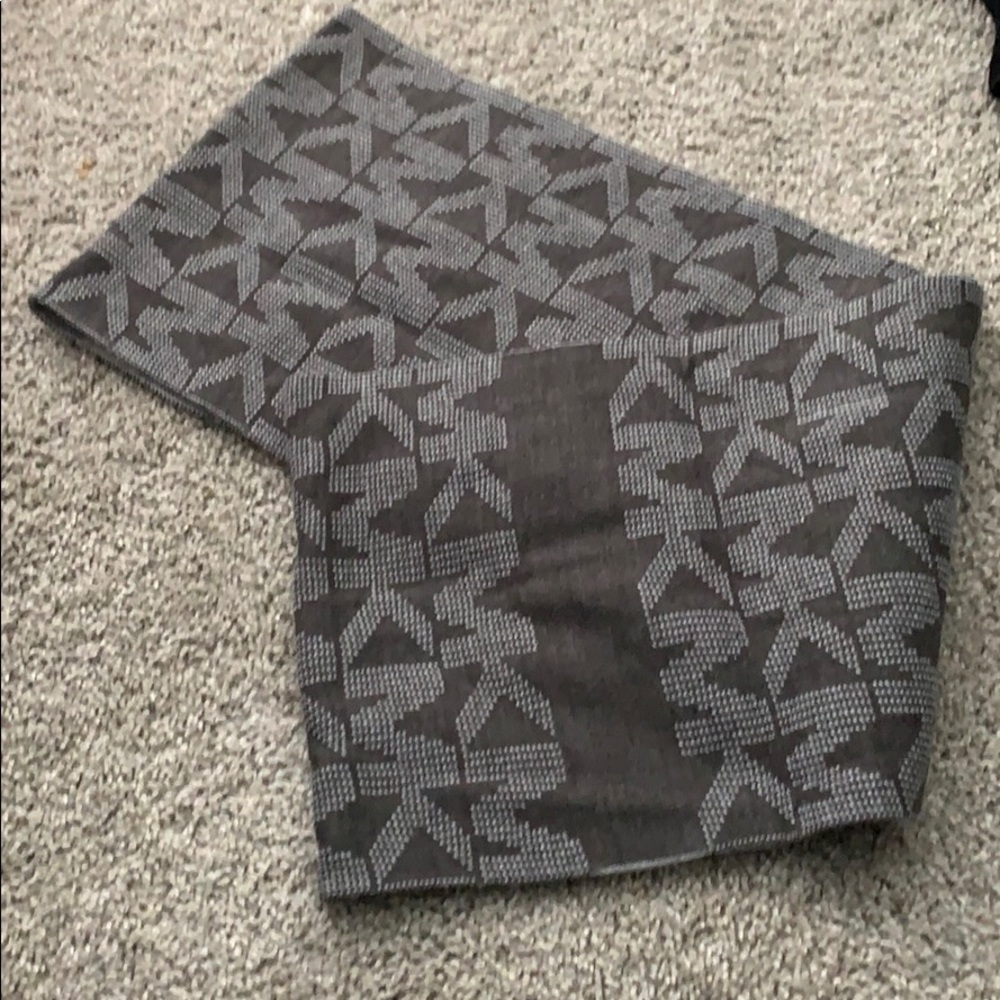 Micheal kora infinity scarf